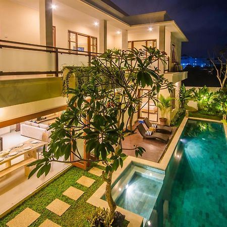 Villa Tepi Sungai Легиан Номер фото