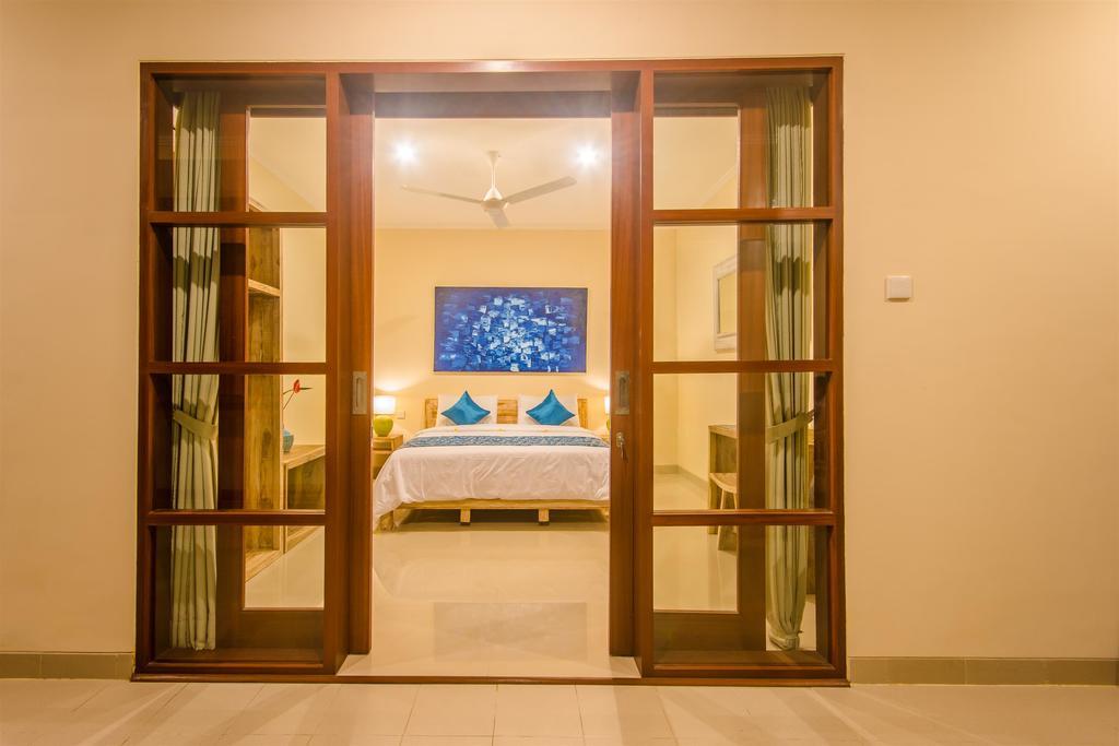 Villa Tepi Sungai Легиан Номер фото