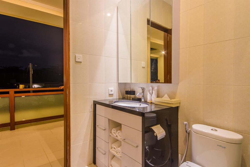 Villa Tepi Sungai Легиан Номер фото