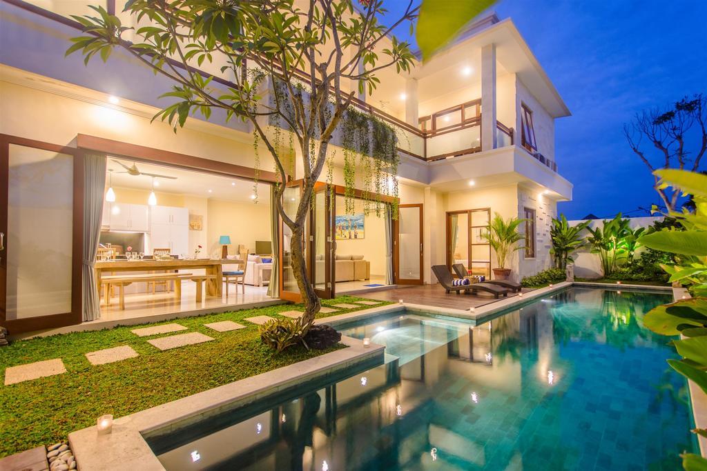 Villa Tepi Sungai Легиан Номер фото