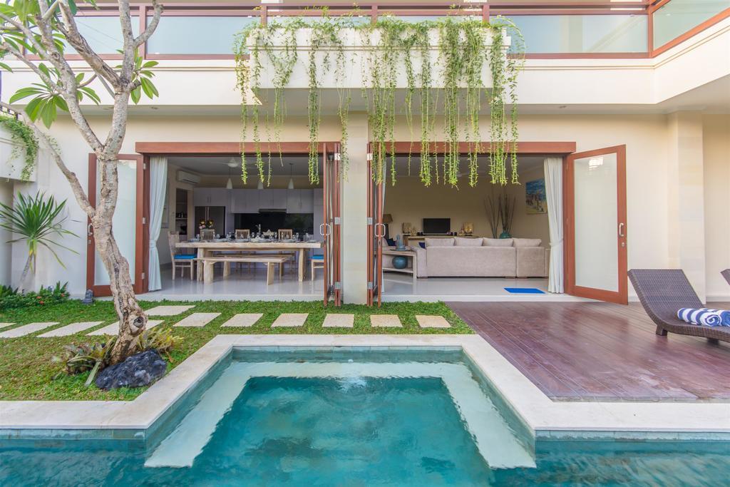 Villa Tepi Sungai Легиан Номер фото
