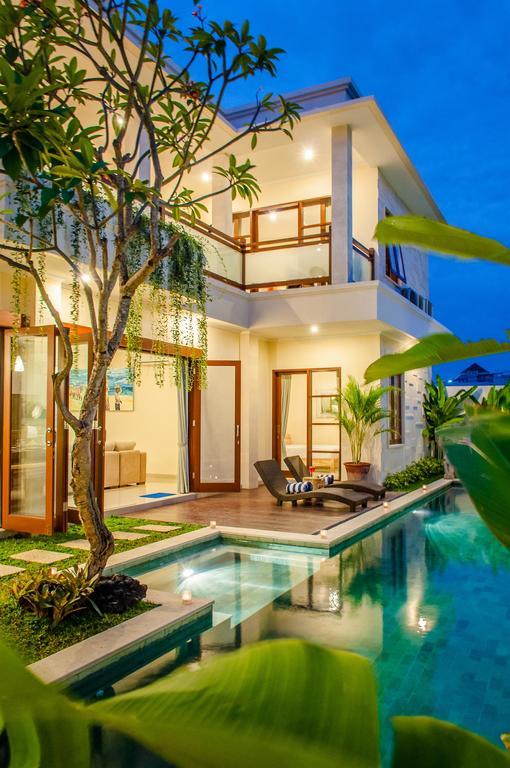 Villa Tepi Sungai Легиан Номер фото